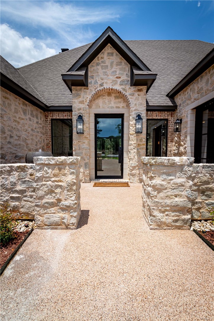 1136 Queen Elizabeth Drive Mcgregor TX 76657