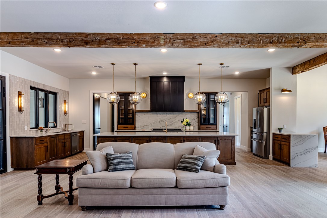 1136 Queen Elizabeth Drive Mcgregor TX 76657