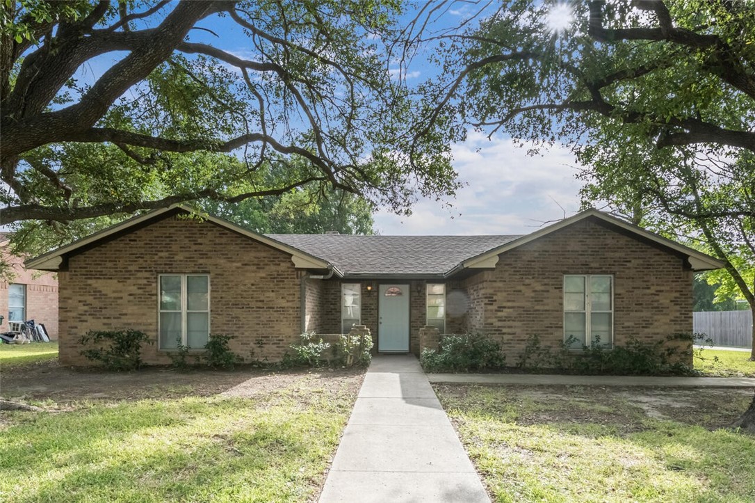 104 Bowie Lane Hewitt TX 76643