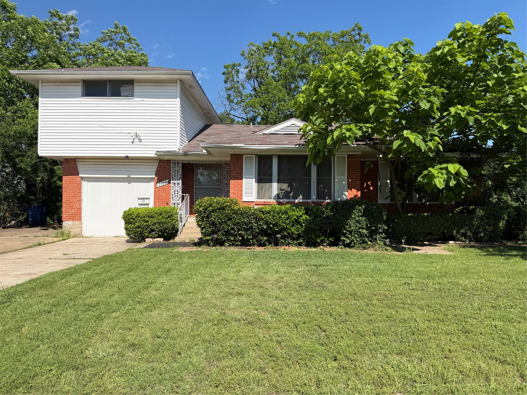 2104 Utica Drive Dallas TX 75227