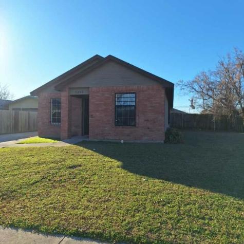 5200 Carol Avenue Fort Worth TX 76105