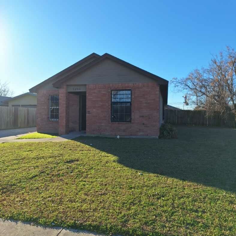 5200 Carol Avenue Fort Worth TX 76105