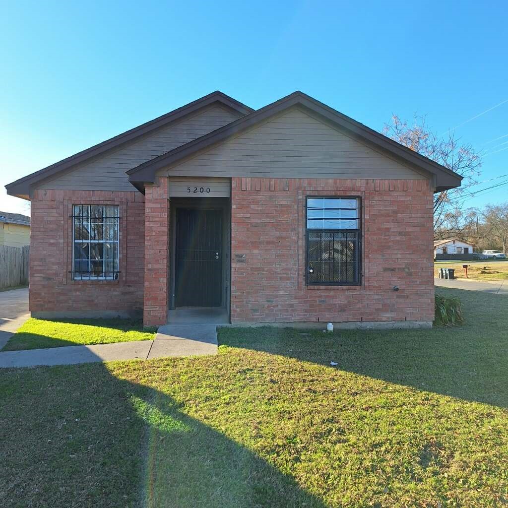 5200 Carol Avenue Fort Worth TX 76105