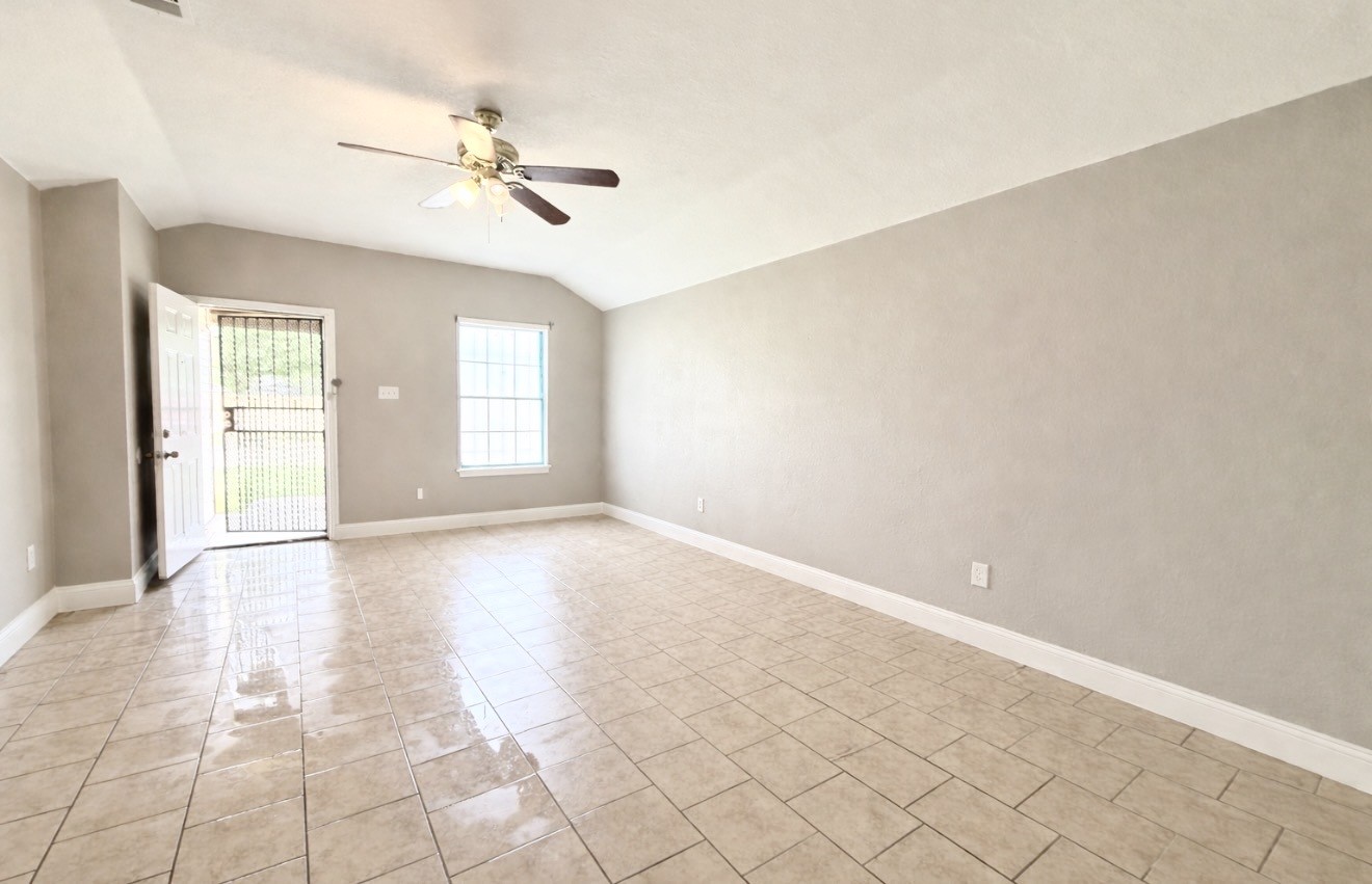 5200 Carol Avenue Fort Worth TX 76105
