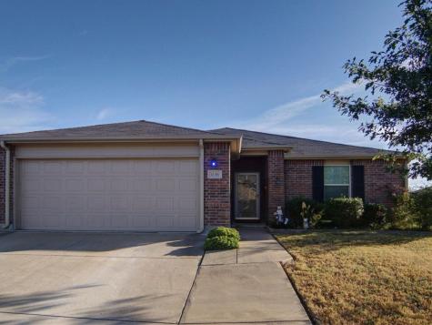 1136 Foxglove Lane Burleson TX 76028