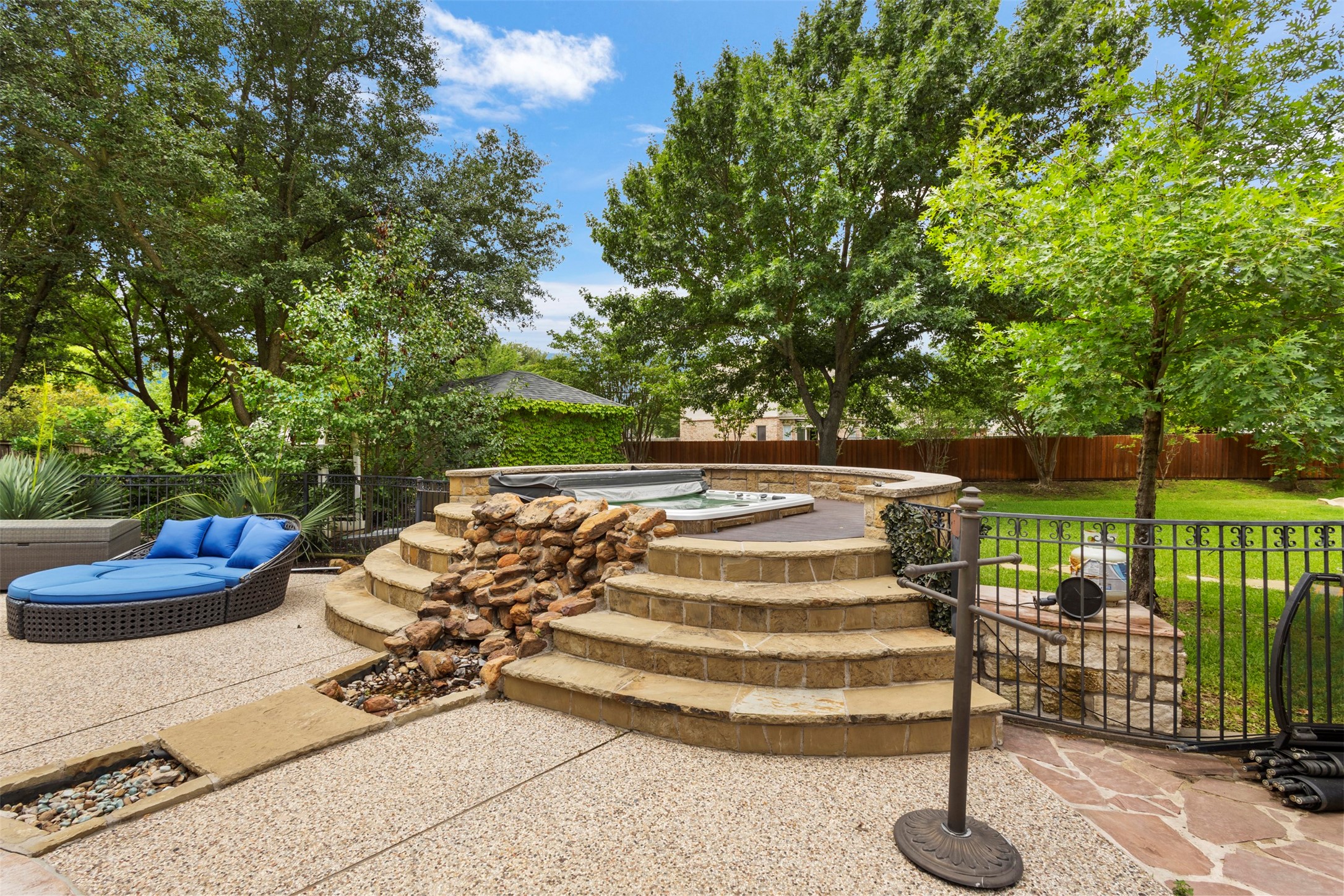 8 Park Place Mansfield TX 76063