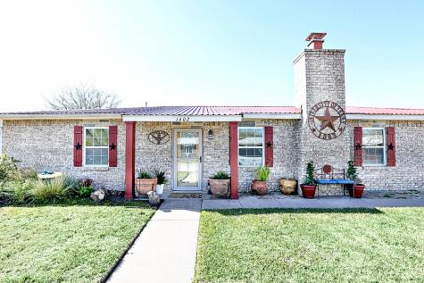 1402 Jackson Street Bowie TX 76230