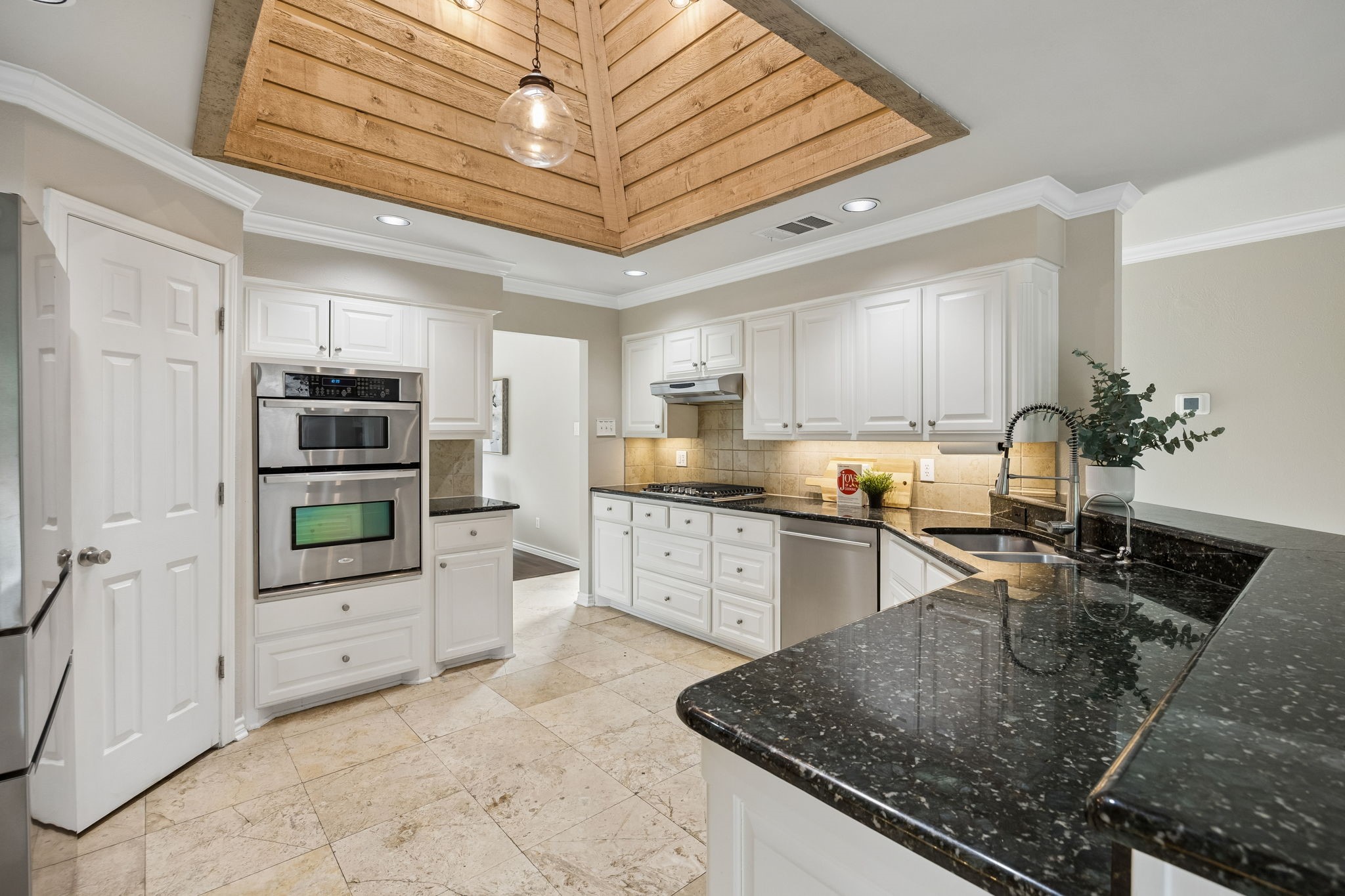 10811 Stone Canyon Place Dallas TX 75230