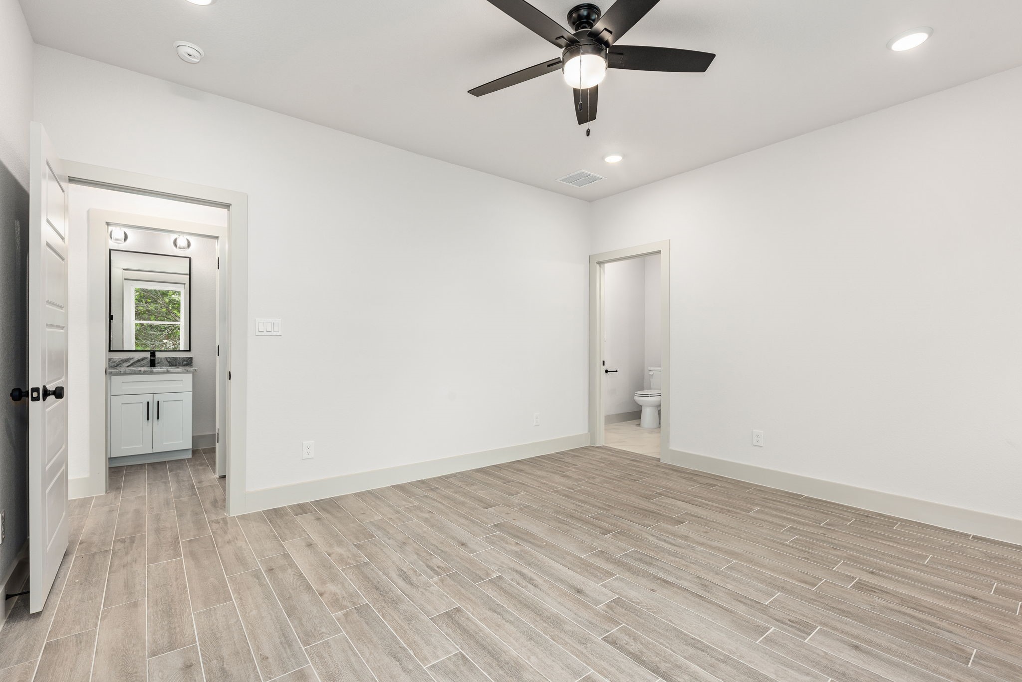5703 Barkridge Drive Granbury TX 76048