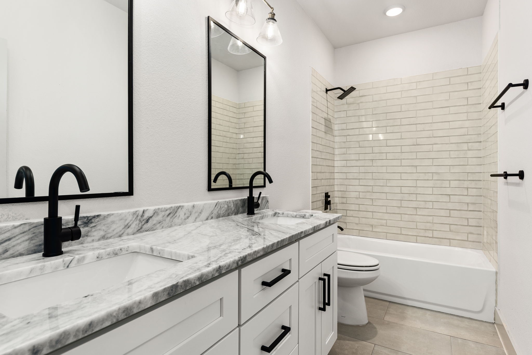 5703 Barkridge Drive Granbury TX 76048