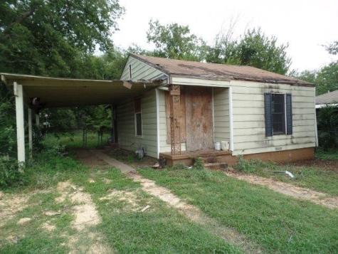 2005 Wiseman Avenue Fort Worth TX 76105