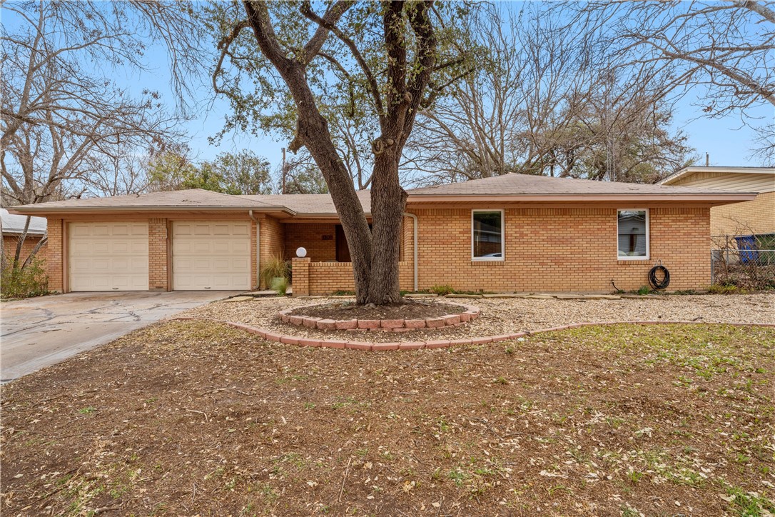 1301 Pembrook Drive Waco TX 76710