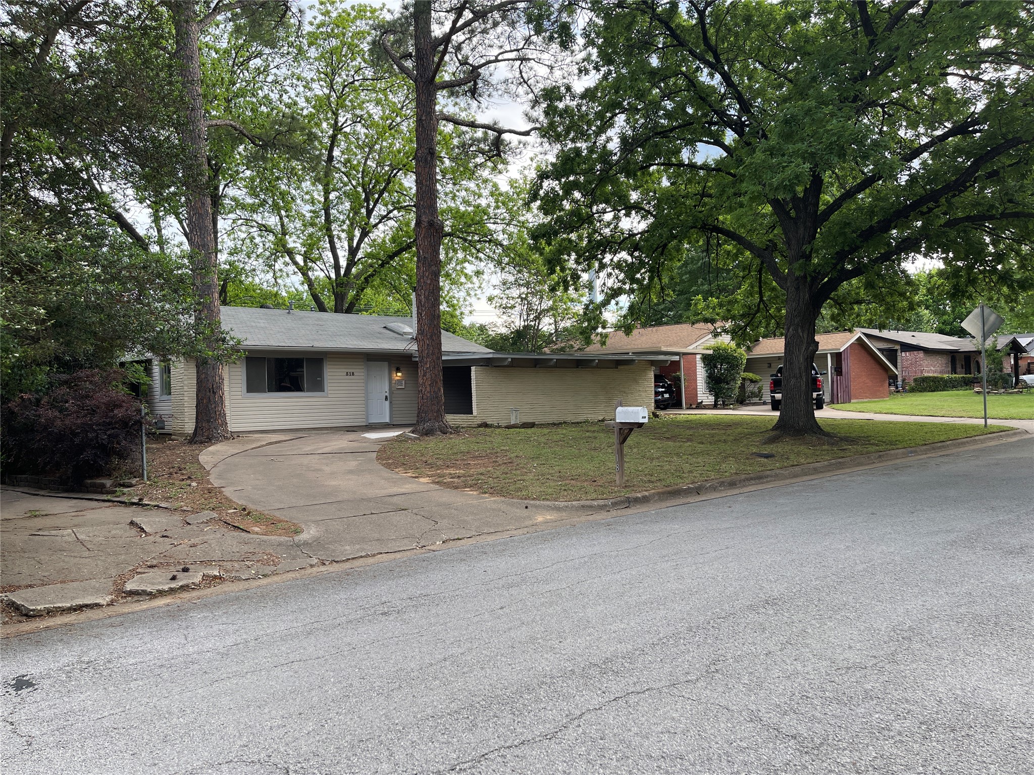 518 W Lovers Lane Arlington TX 76010