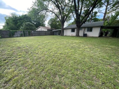 518 W Lovers Lane Arlington TX 76010