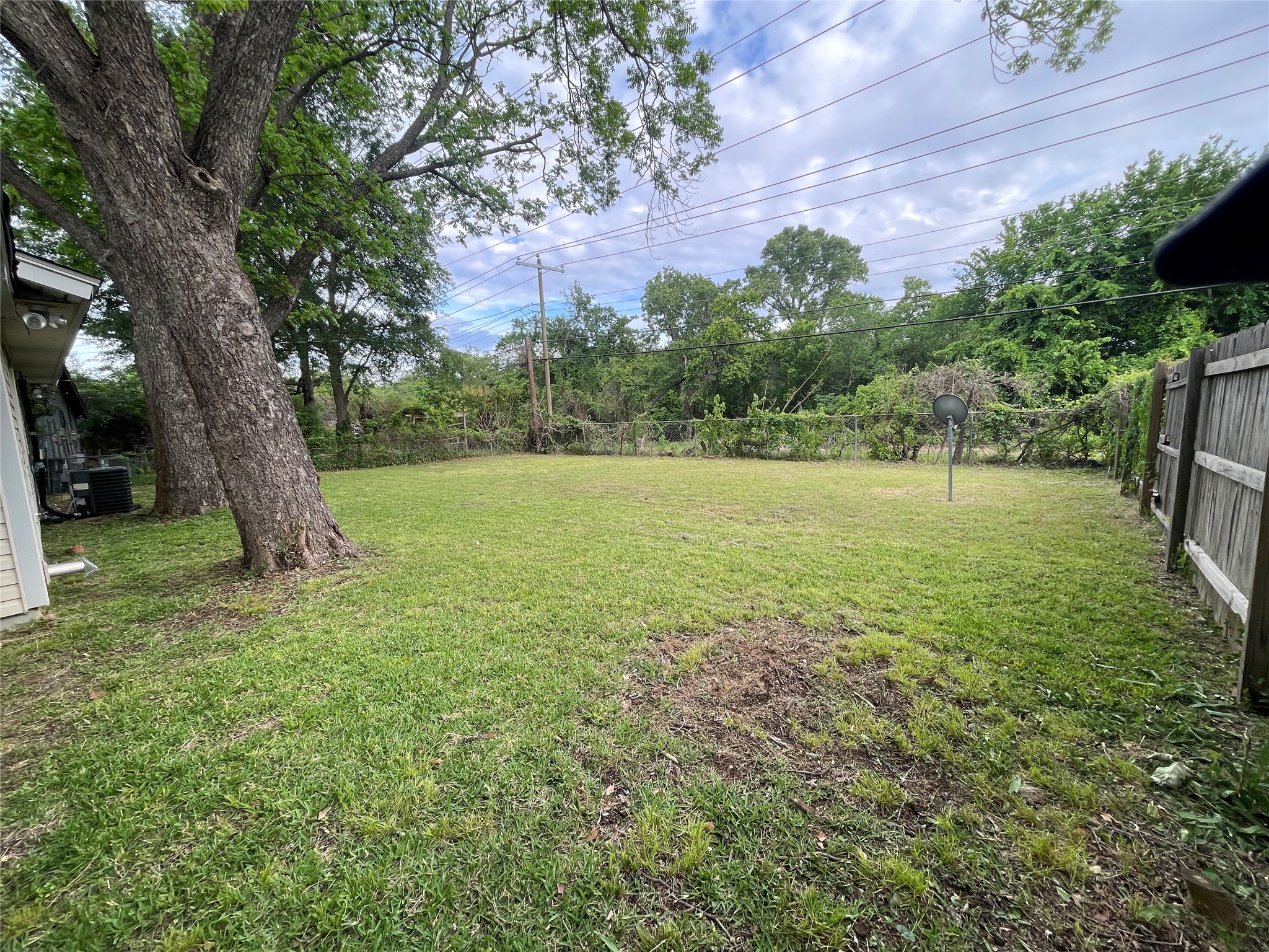 518 W Lovers Lane Arlington TX 76010