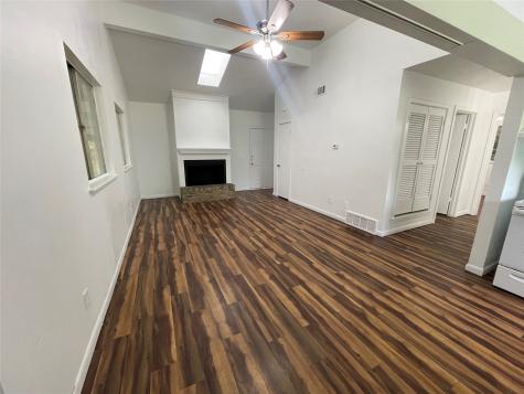 518 W Lovers Lane Arlington TX 76010