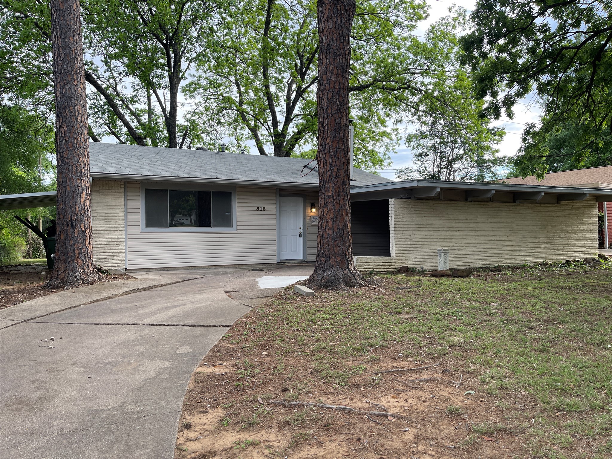 518 W Lovers Lane Arlington TX 76010