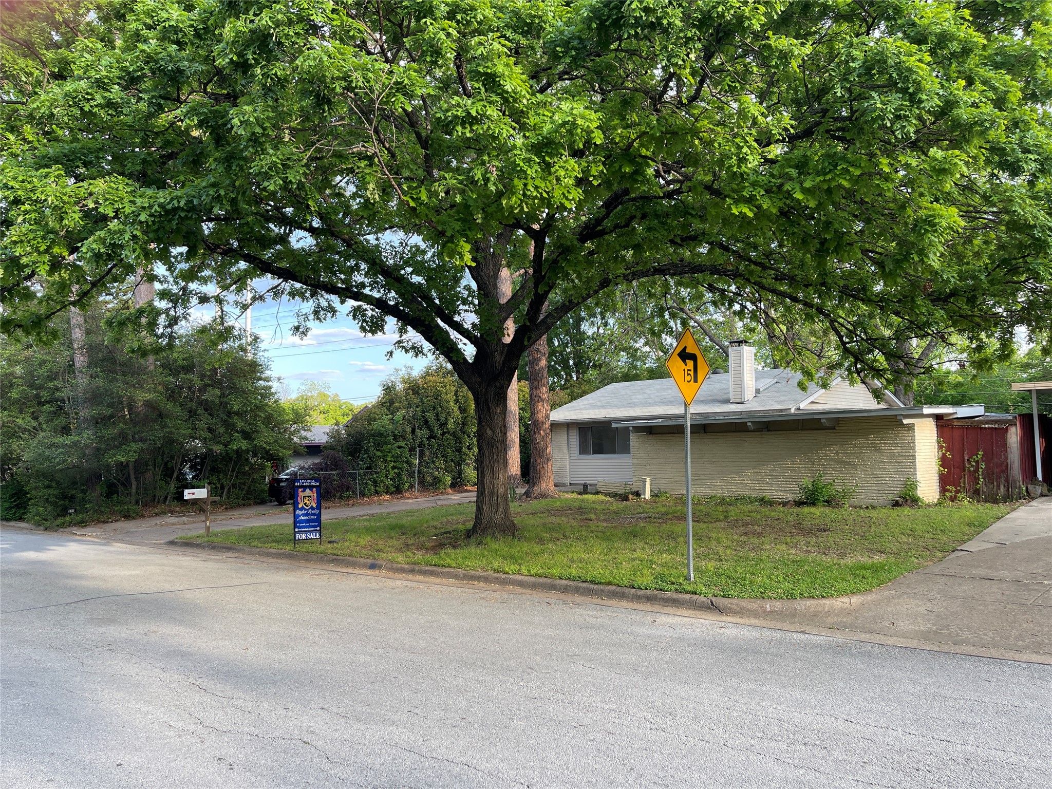 518 W Lovers Lane Arlington TX 76010