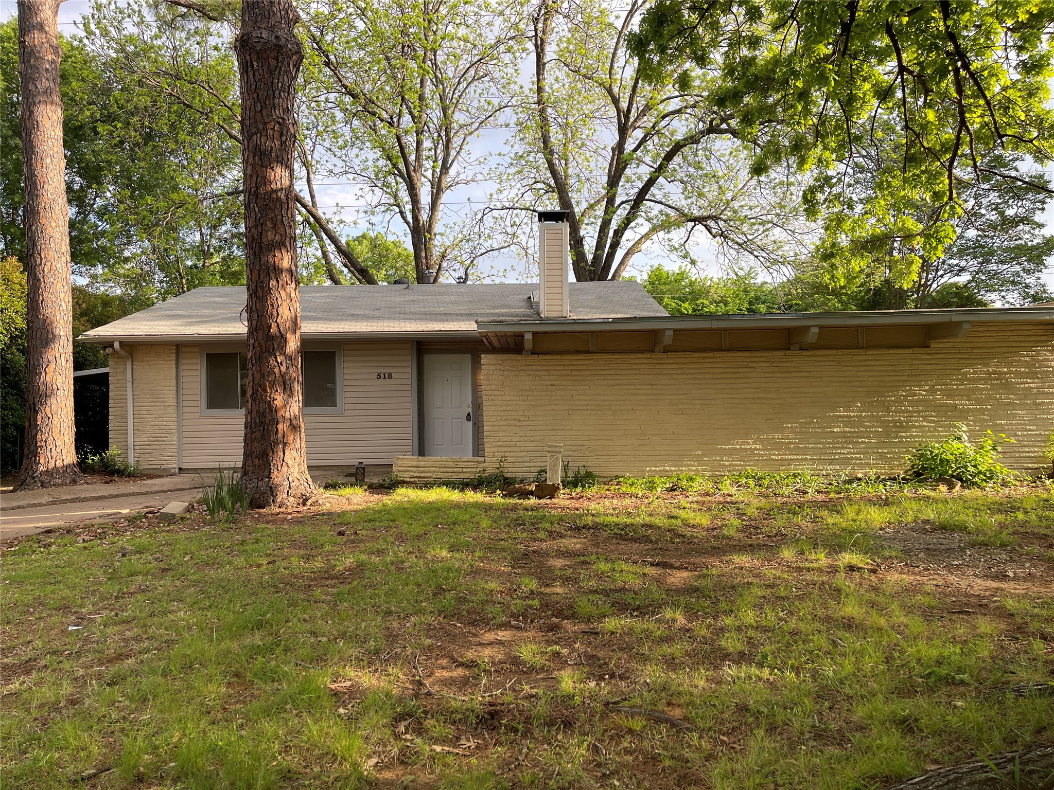 518 W Lovers Lane Arlington TX 76010