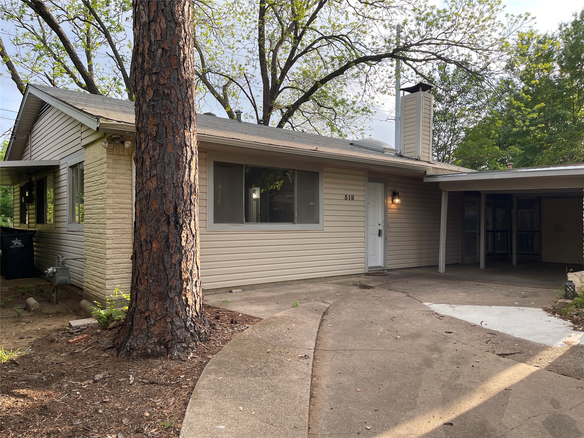 518 W Lovers Lane Arlington TX 76010