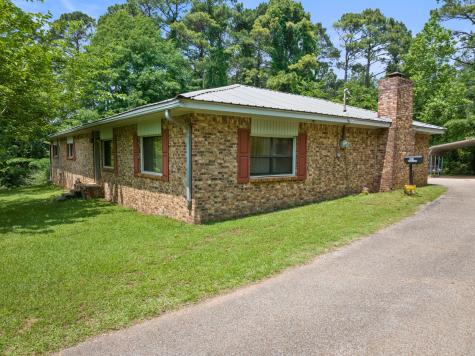 604 Kasling Street Hughes Springs TX 75656