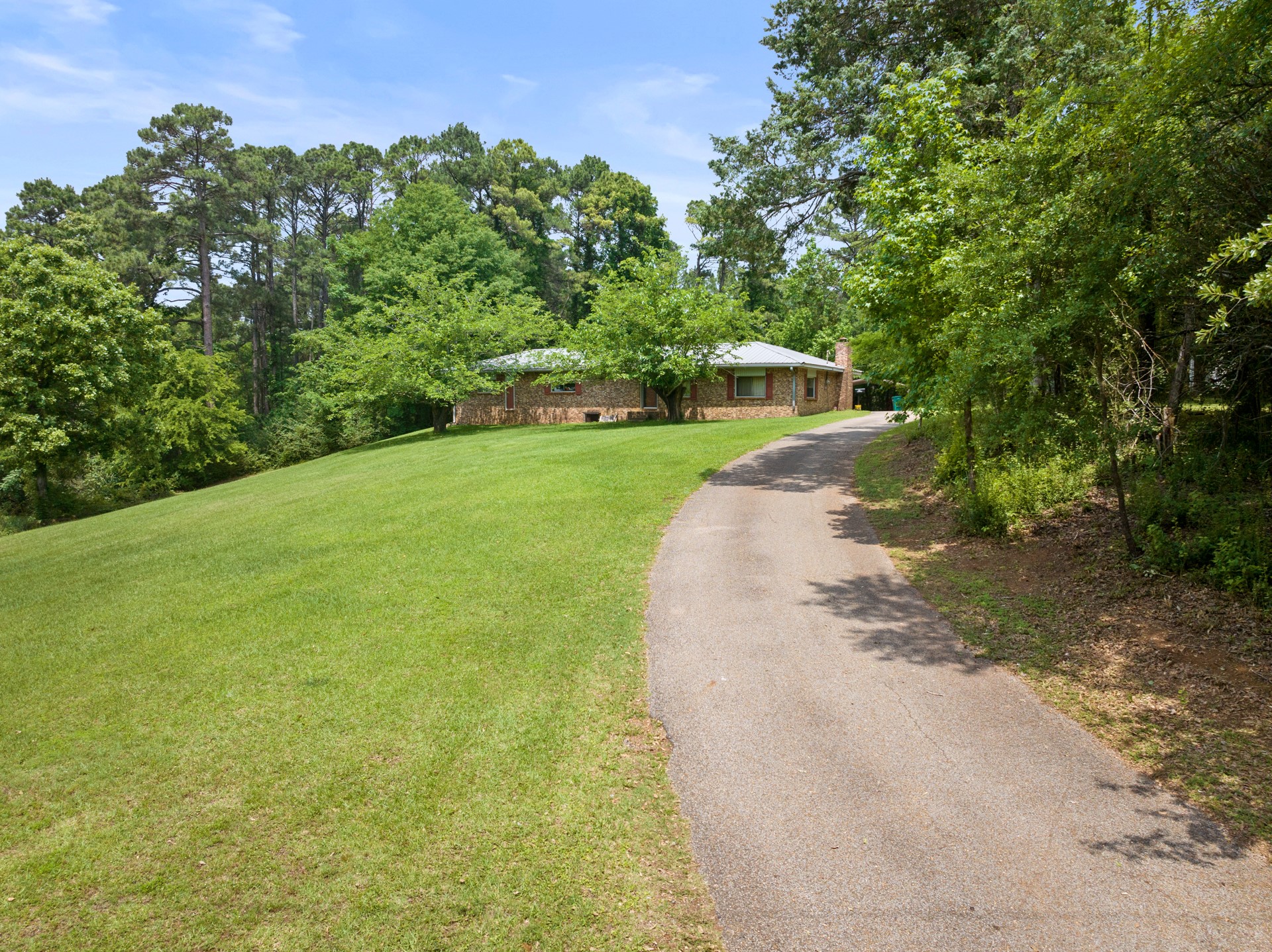 604 Kasling Street Hughes Springs TX 75656