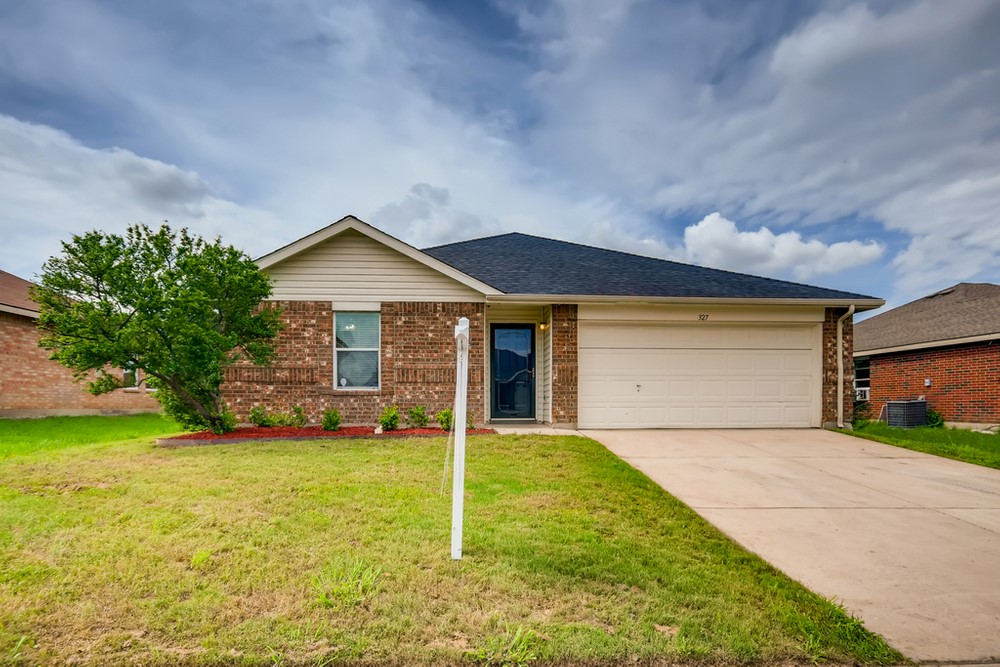 327 Quail Crossing Drive Sanger TX 76266