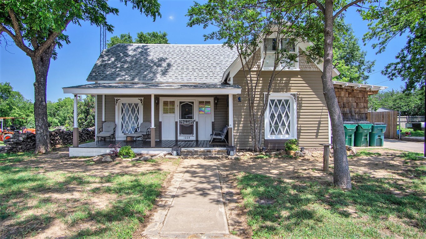 1008 W Thompson Street Jacksboro TX 76458