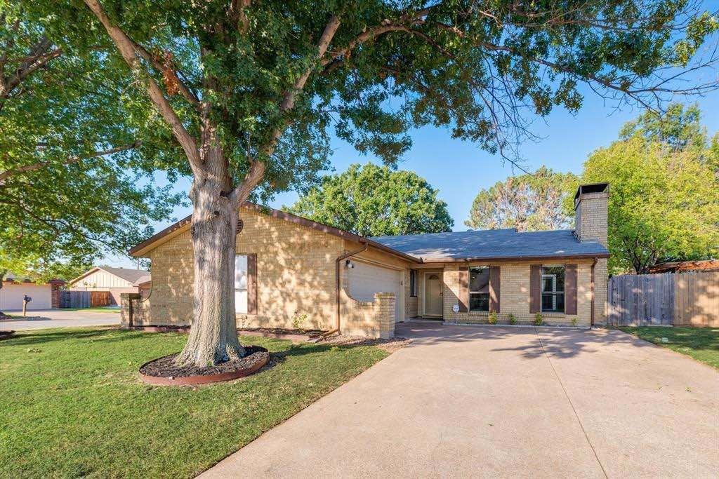 2901 Woodbridge Drive Bedford TX 76021