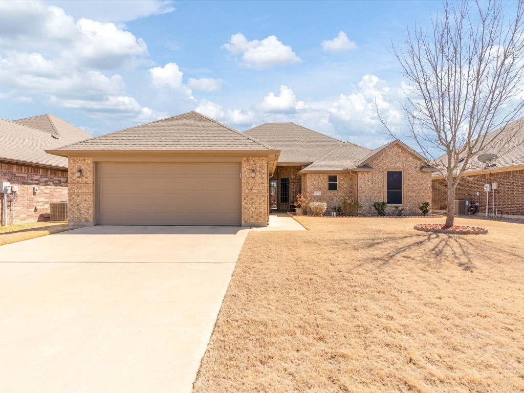 1679 Potomac Drive Burleson TX 76028