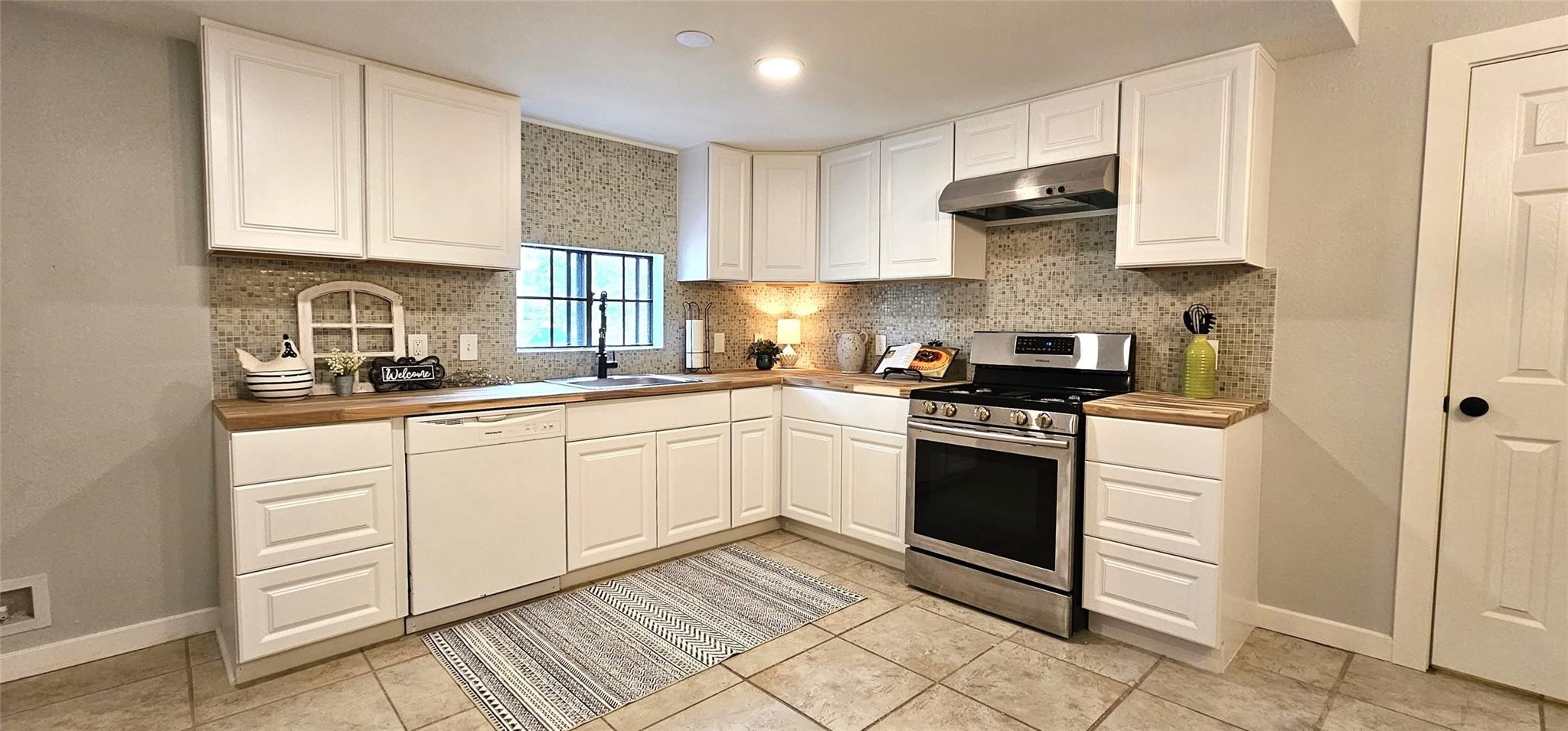 327 E Hull Street Denison TX 75021