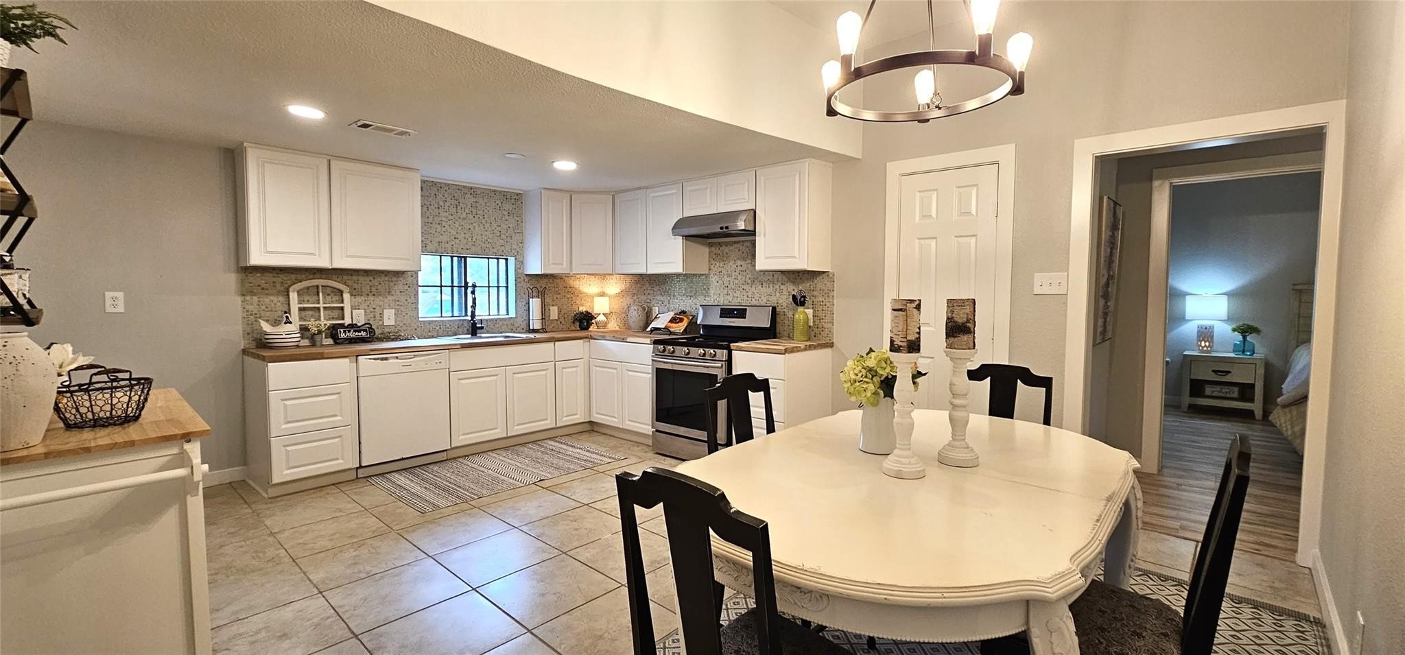 327 E Hull Street Denison TX 75021
