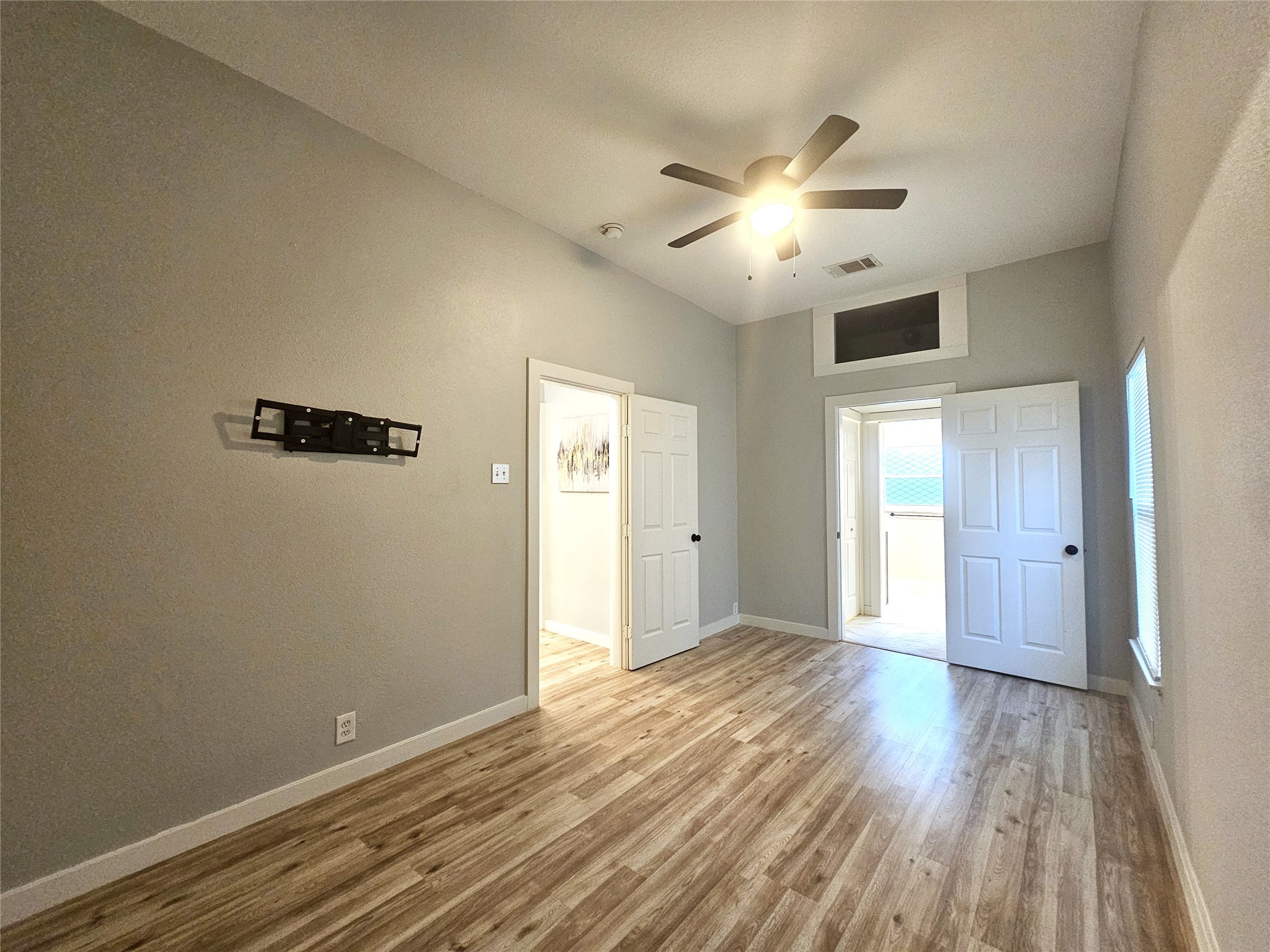 327 E Hull Street Denison TX 75021