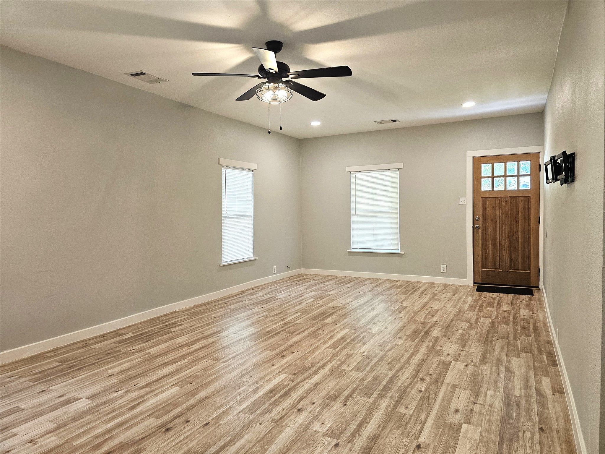 327 E Hull Street Denison TX 75021