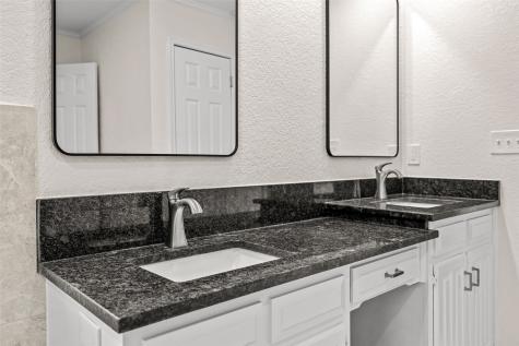 2117 Rolling Oak Lane Garland TX 75044