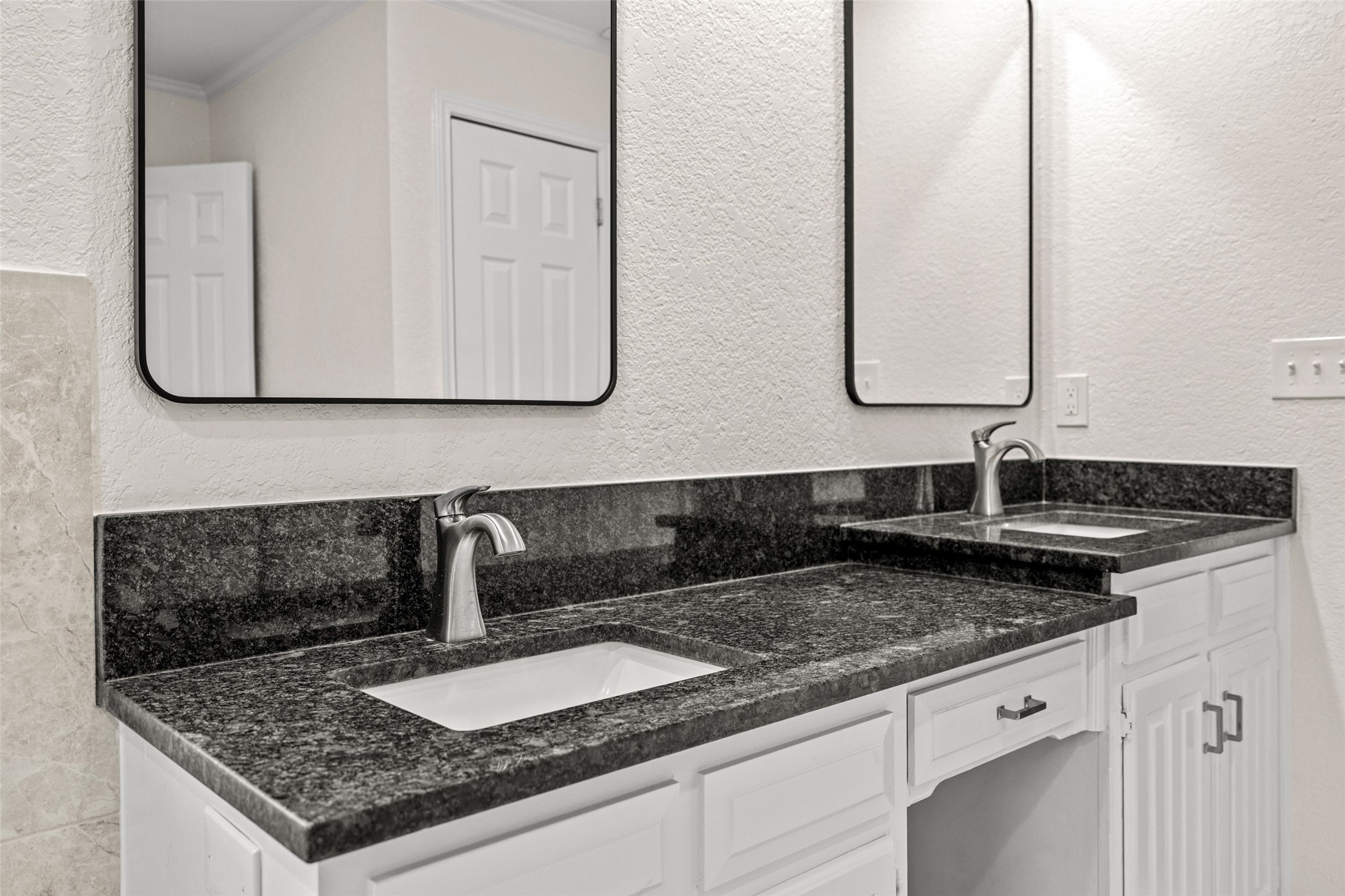 2117 Rolling Oak Lane Garland TX 75044