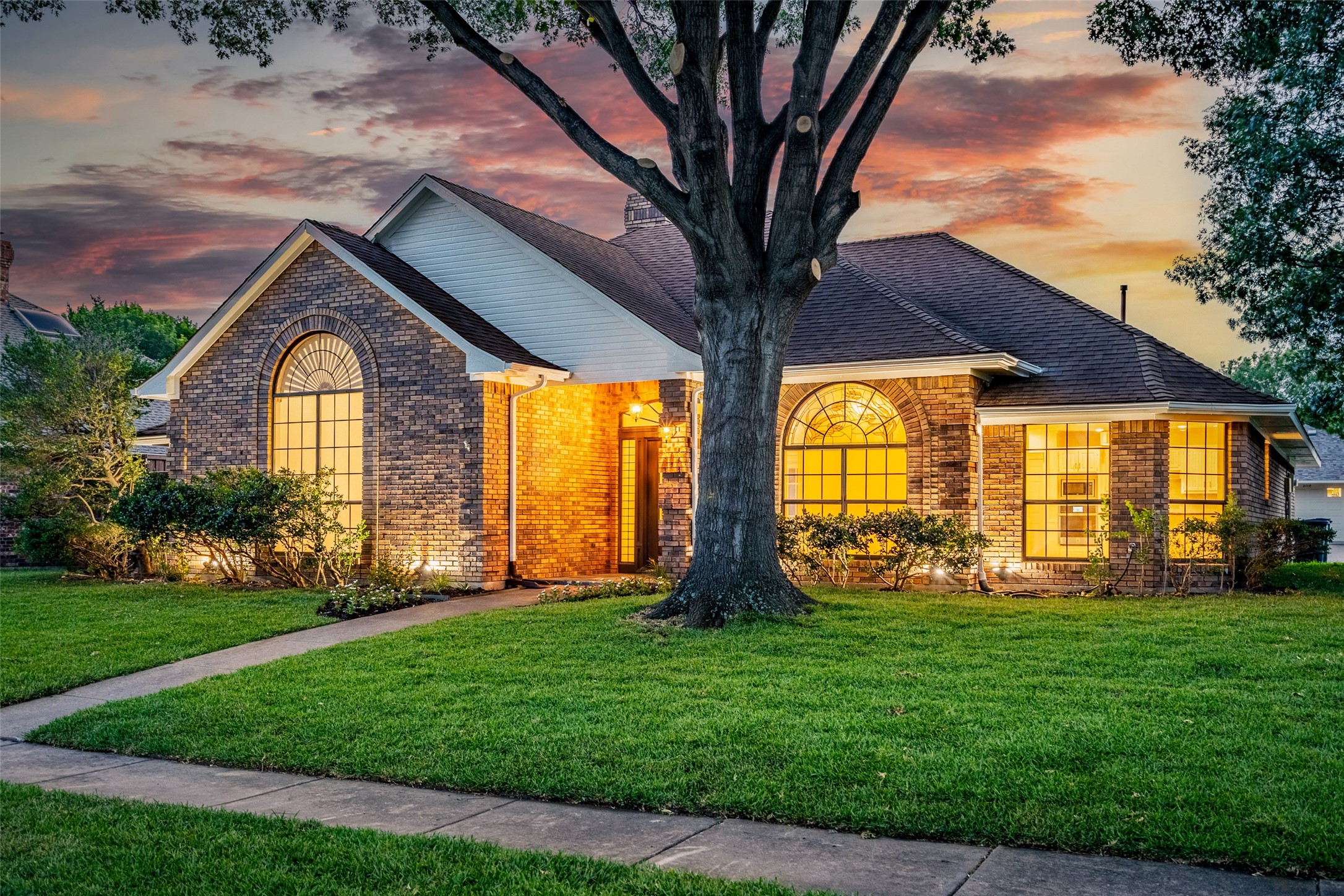 2117 Rolling Oak Lane Garland TX 75044