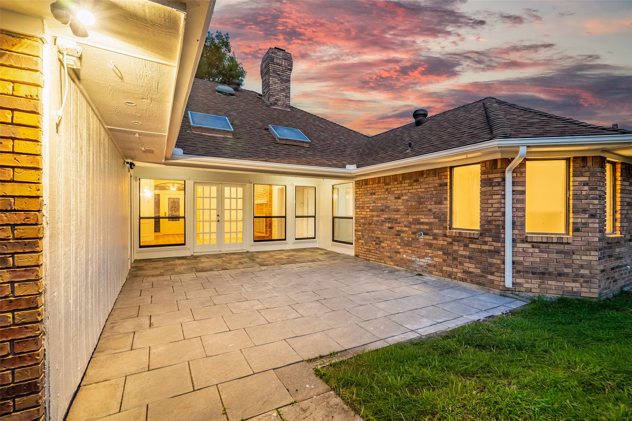 2117 Rolling Oak Lane Garland TX 75044