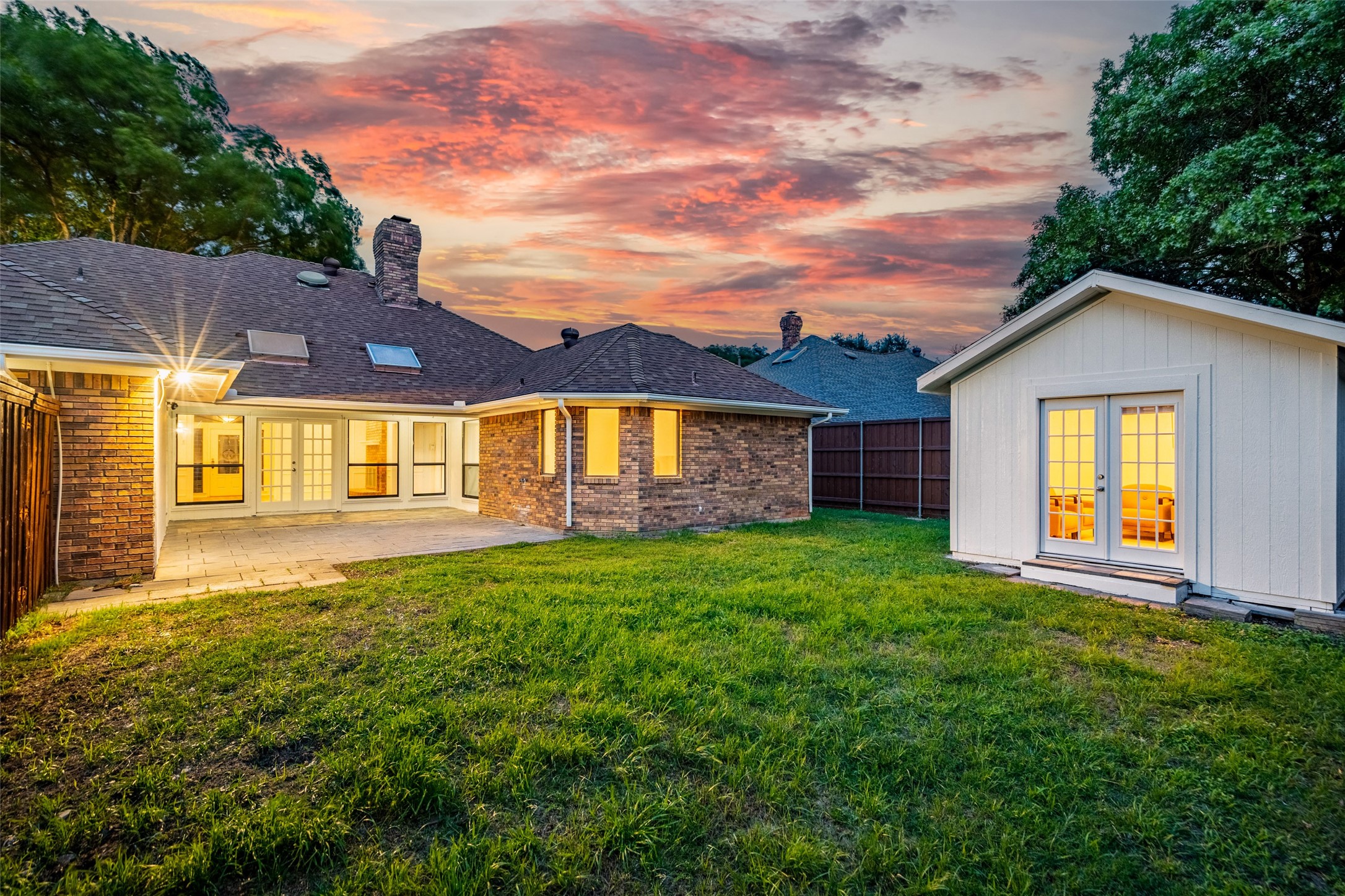 2117 Rolling Oak Lane Garland TX 75044