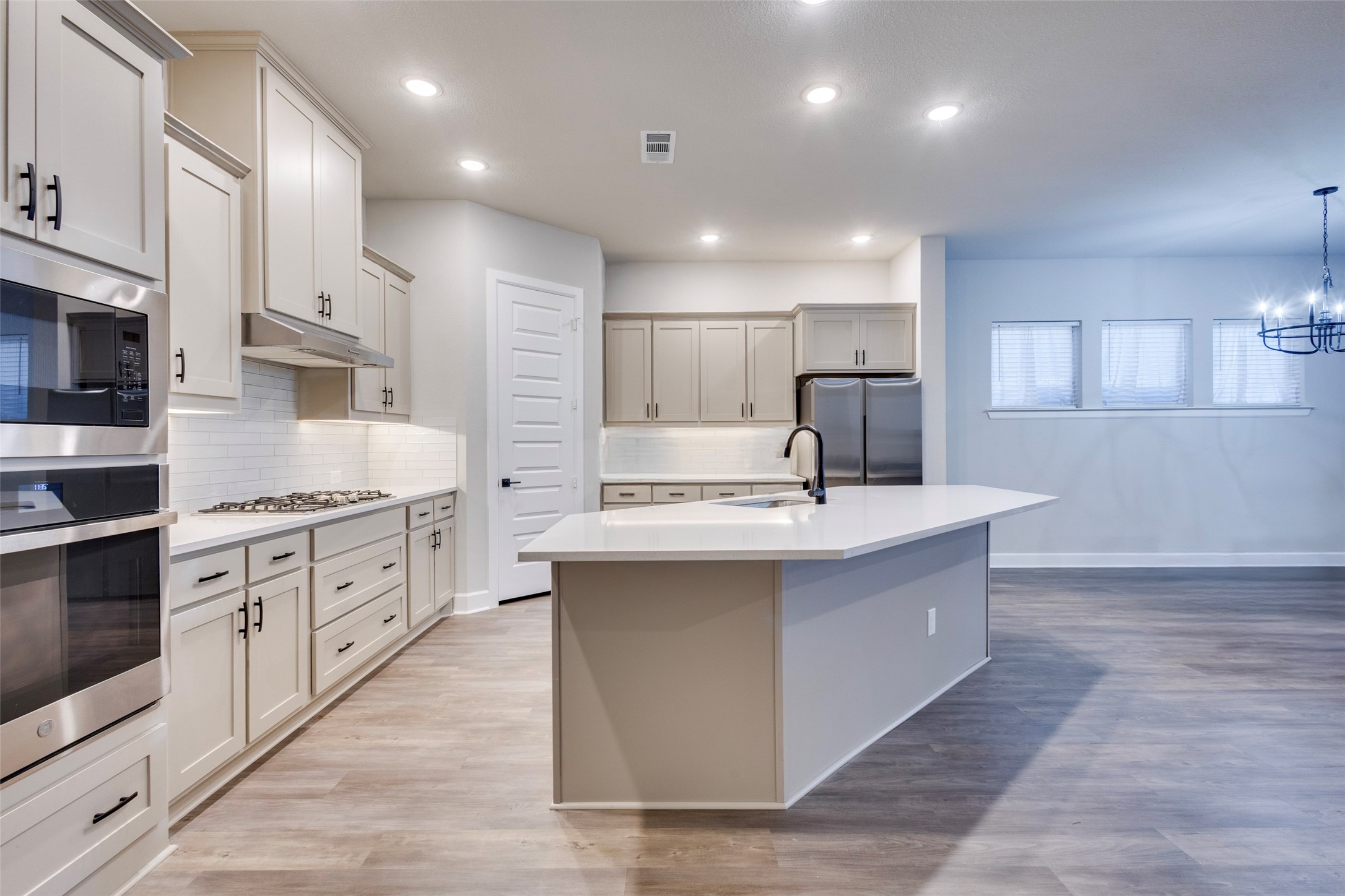 1812 Leo Drive Van Alstyne TX 75495