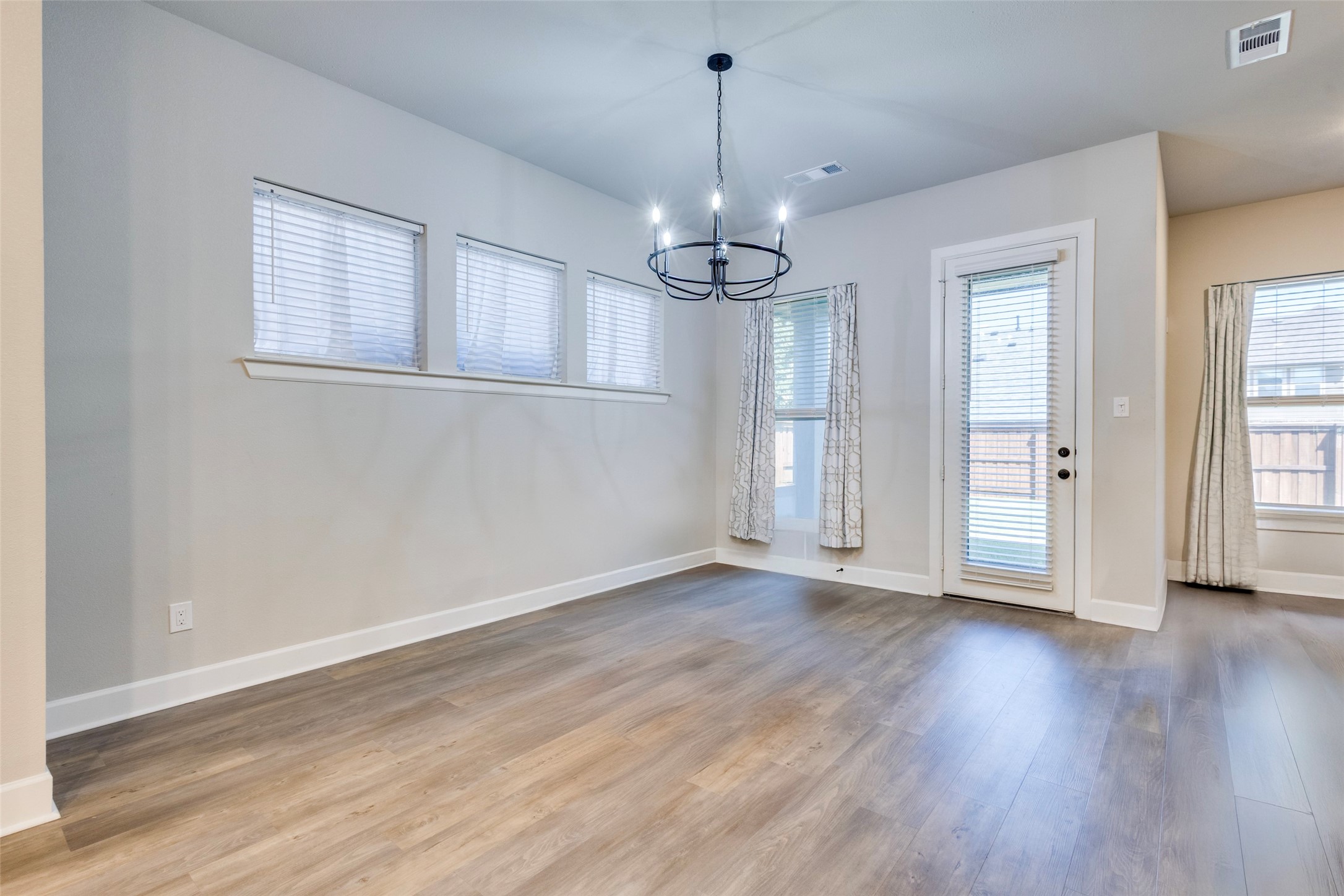 1812 Leo Drive Van Alstyne TX 75495