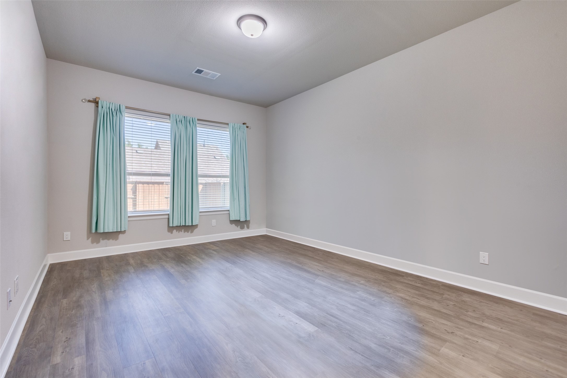 1812 Leo Drive Van Alstyne TX 75495