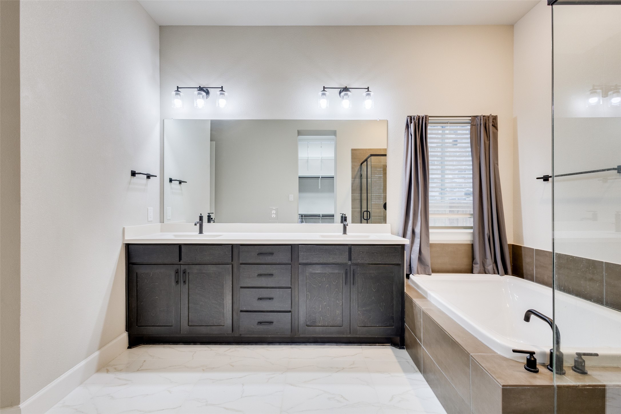 1812 Leo Drive Van Alstyne TX 75495