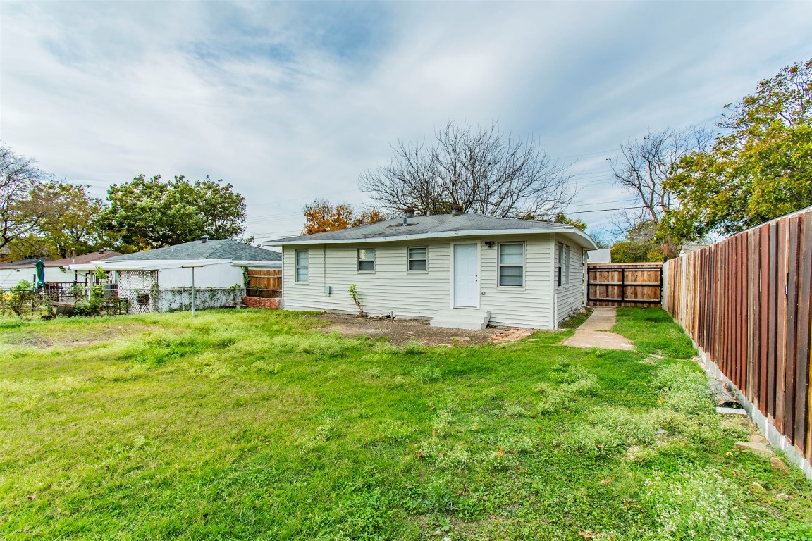1006 Avenue C Duncanville TX 75137