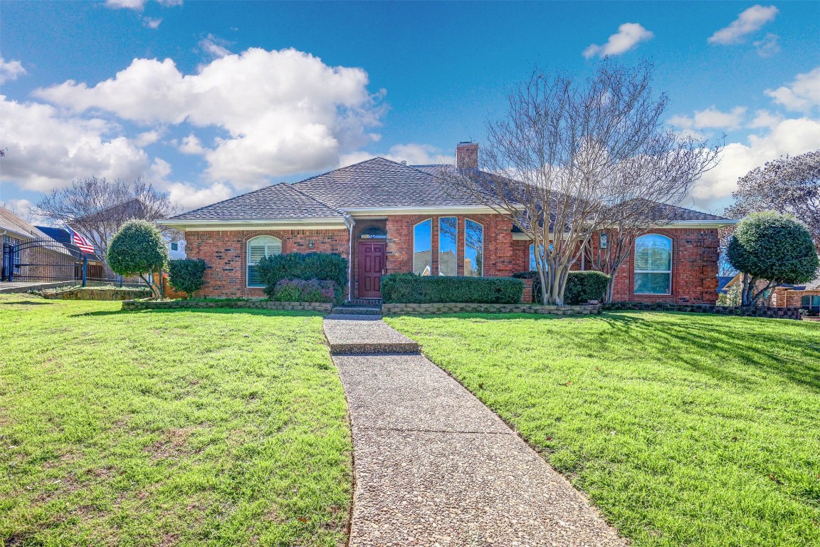 2200 Edgewater Court Bedford TX 76021