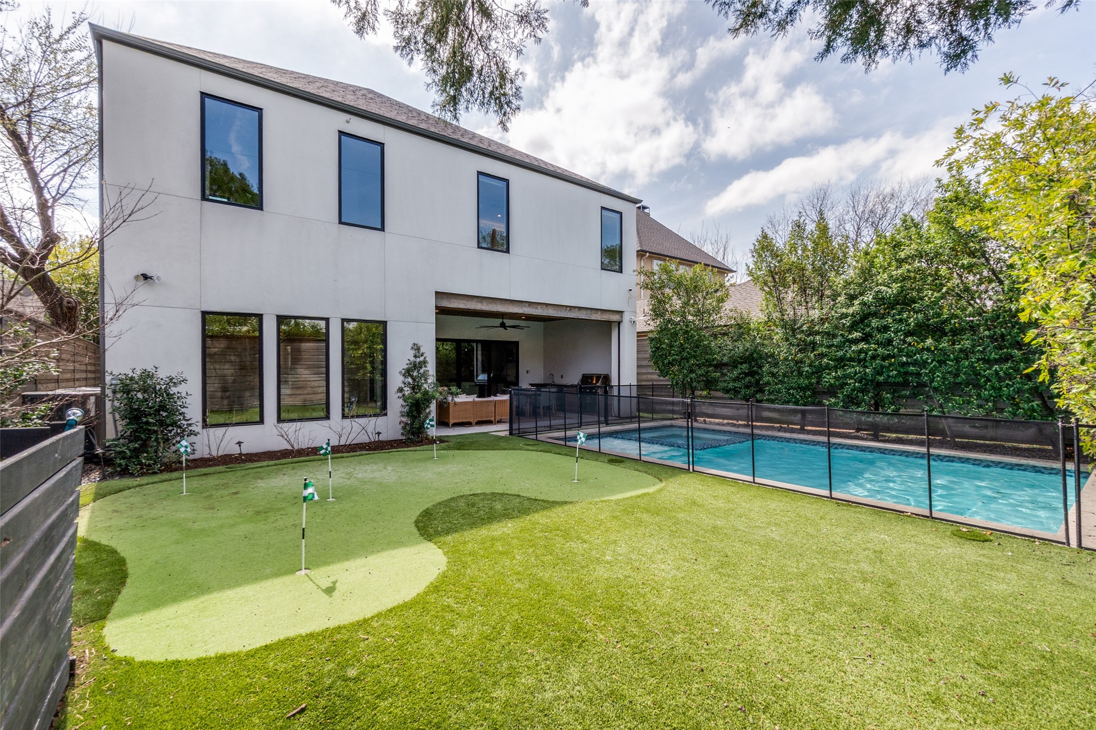 5111 W Amherst Avenue Dallas TX 75209