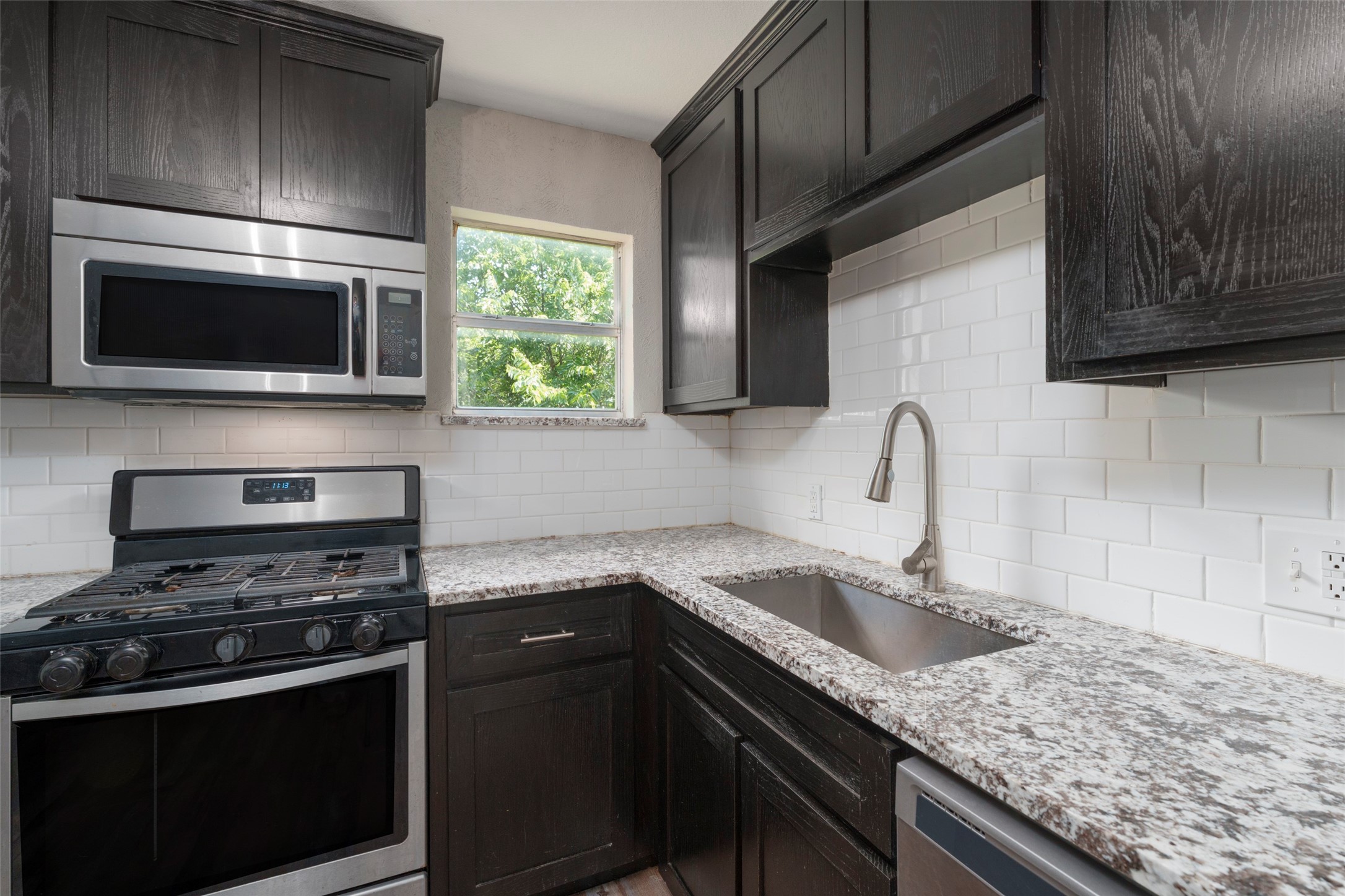 224 Willow Street Hurst TX 76053