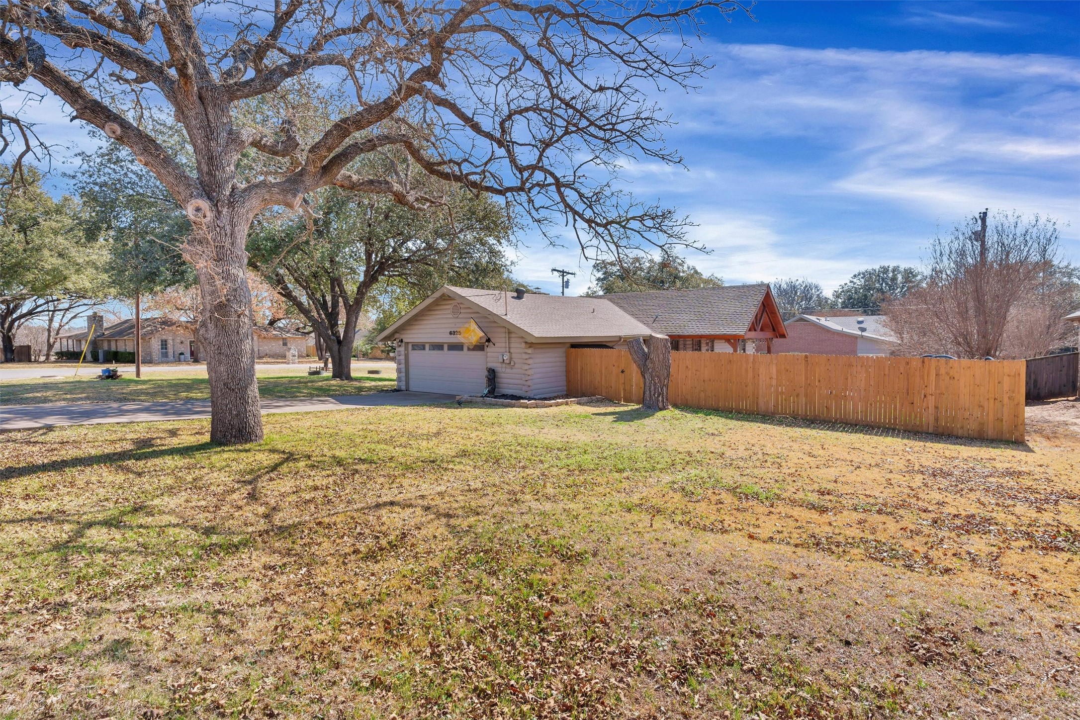 6325 Circo Drive Granbury TX 76049