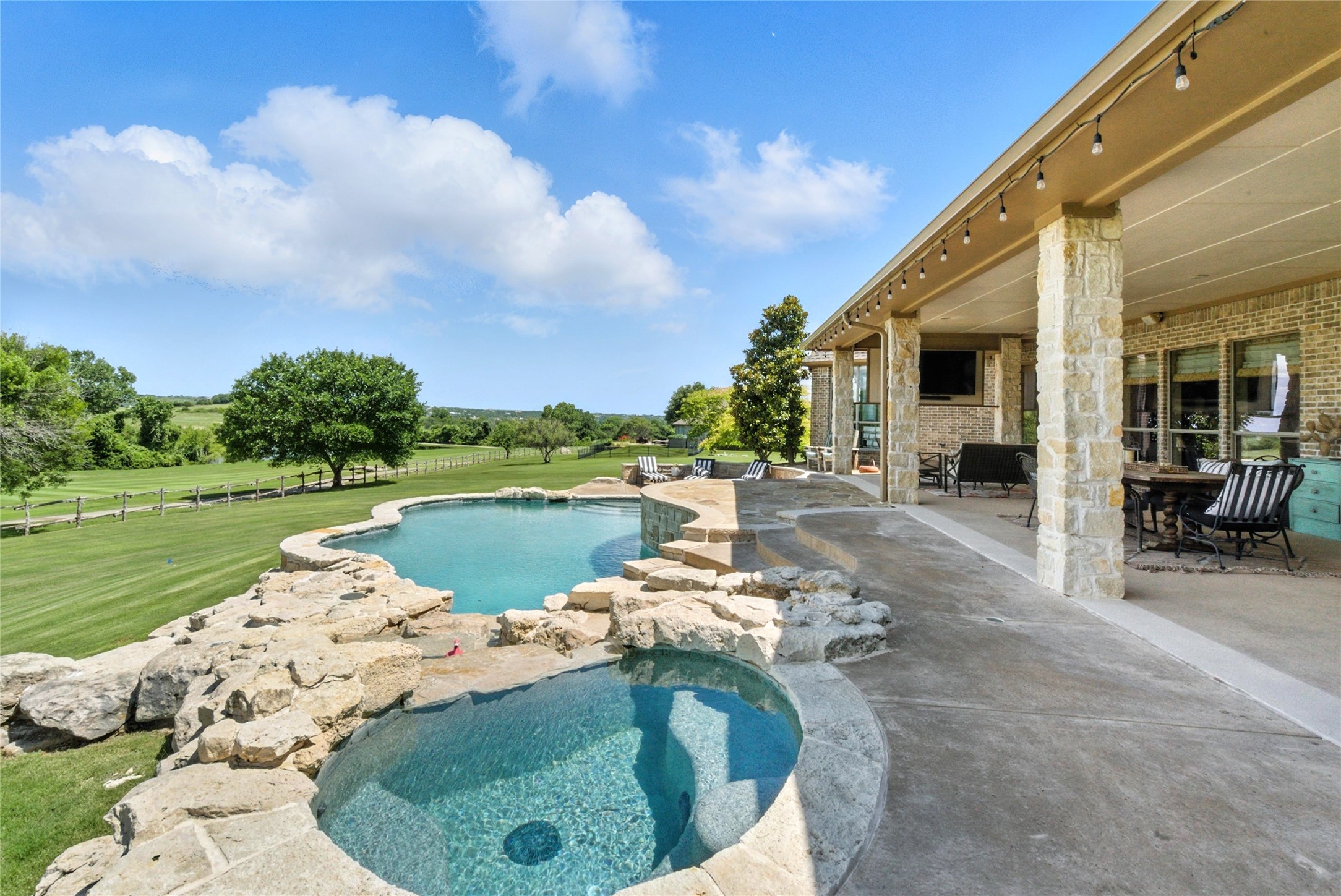 141 Pinnacle Peak Lane Weatherford TX 76087