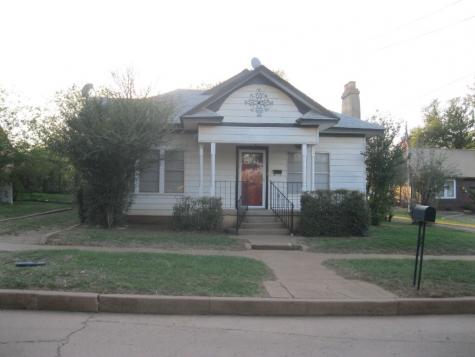 203 S Flint Street Breckenridge TX 76424
